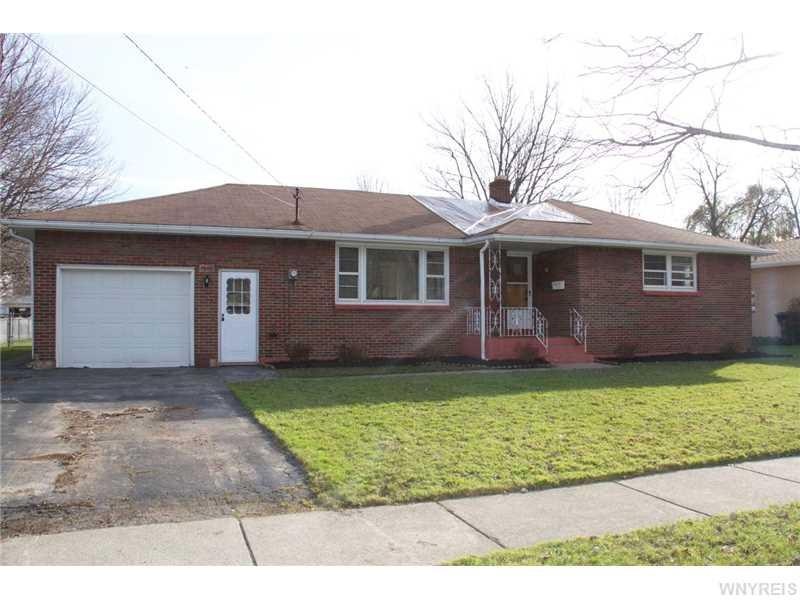 1431 Birch Dr, North Tonawanda, NY 14120 - photo 1