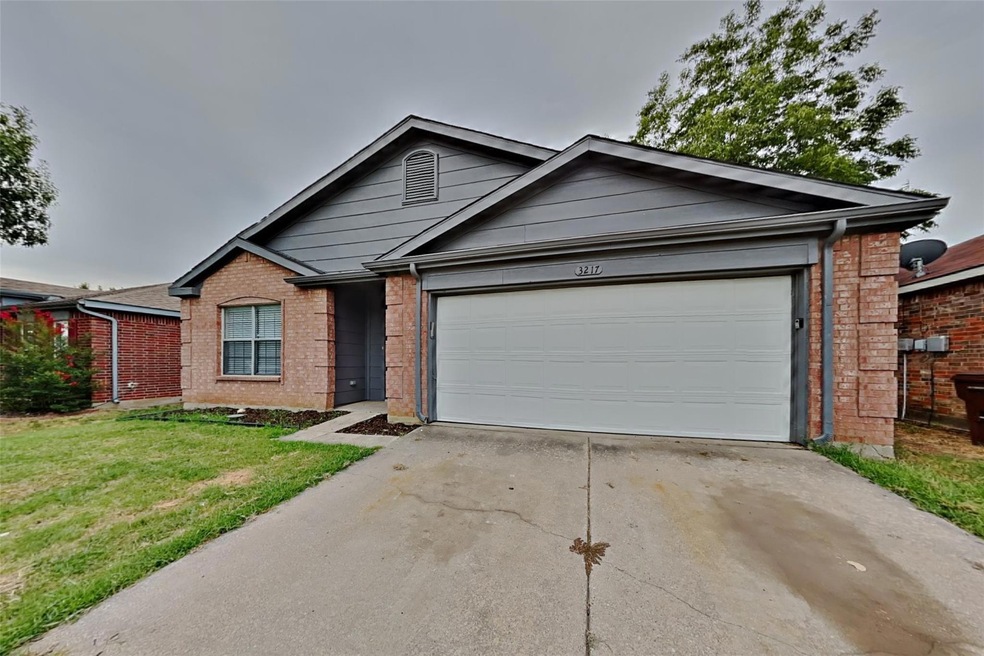 3217 Bent Creek Dr, Denton, TX 76210 - photo 1