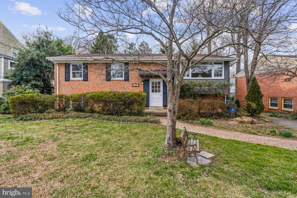 9410 Warren St, Silver Spring, MD 20910 - photo 1