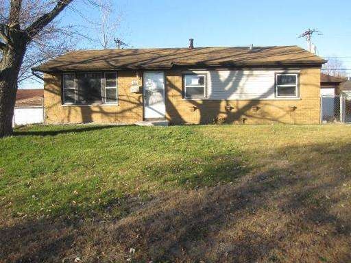 160 Mora Rd, Carpentersville, IL 60110 - photo 1