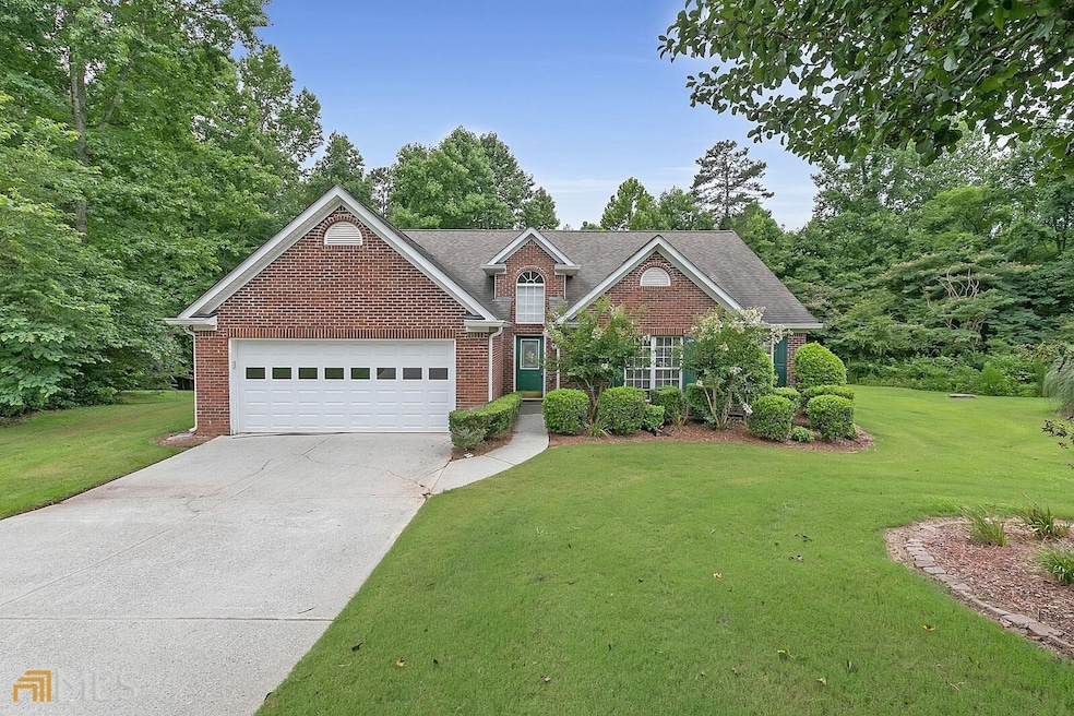 6207 Glen Oak Dr, Flowery Branch, GA 30542 - photo 1