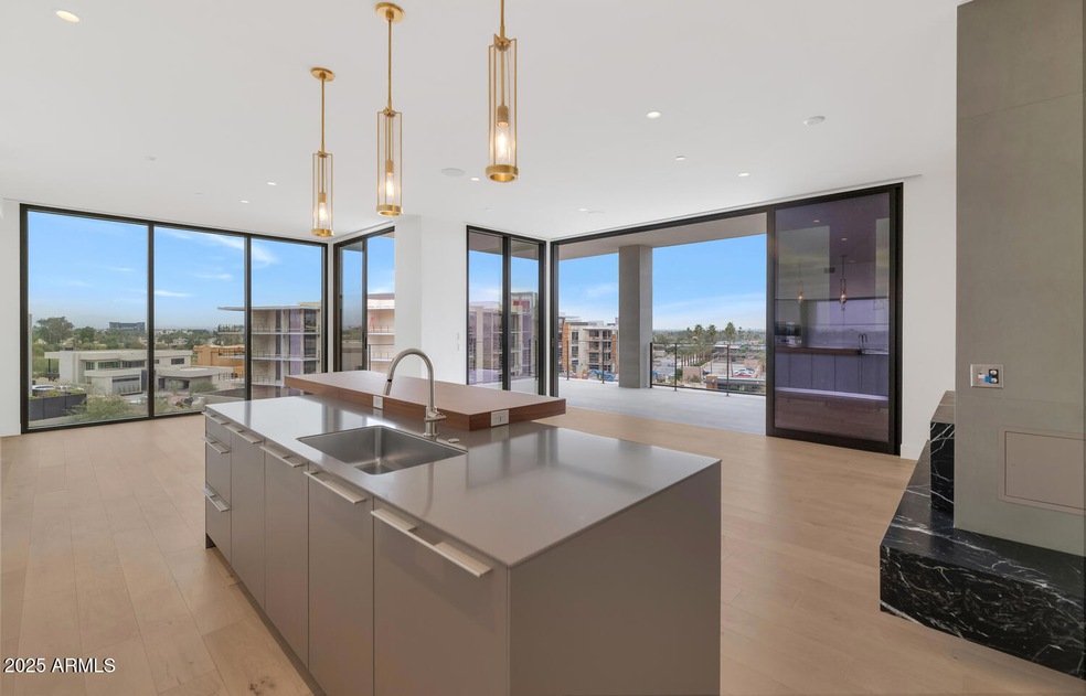 5000 N Camelback Ridge