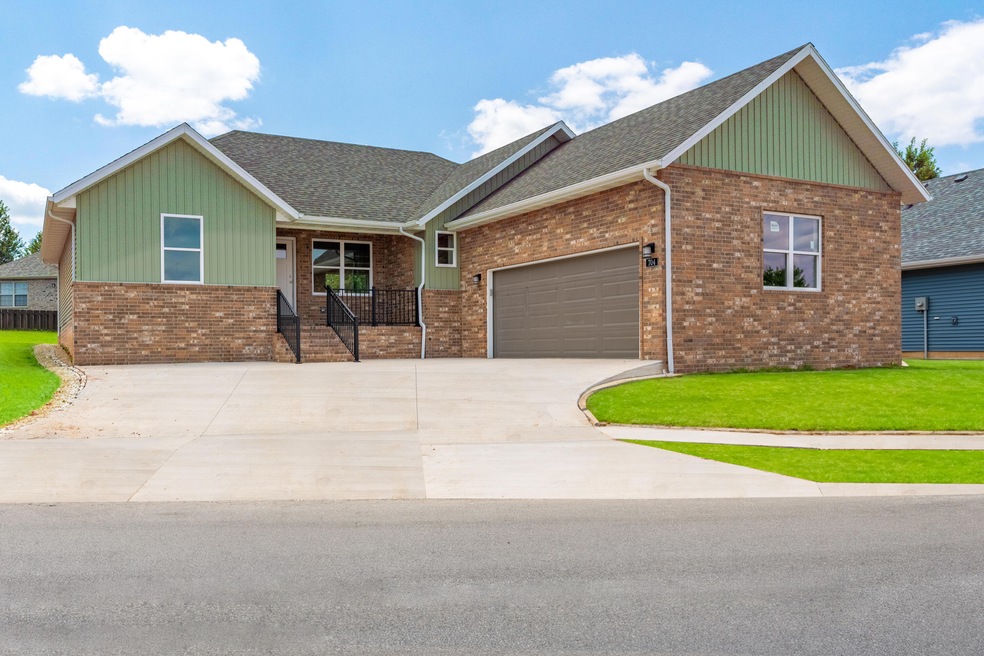 704 E Tarpon Rd, Nixa, MO 65714 - photo 1