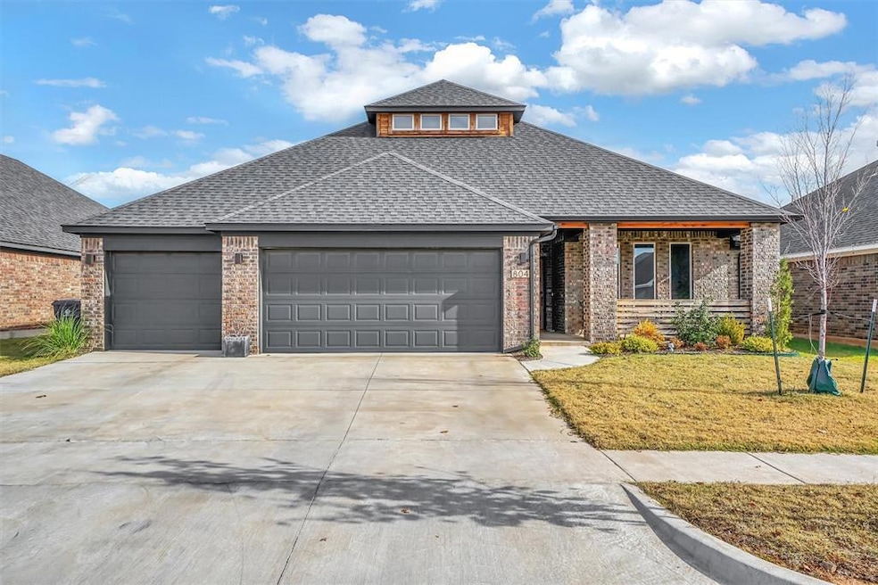 804 Scully Rd, Yukon, OK 73099 - photo 1