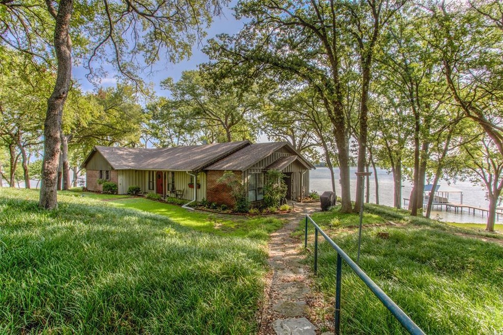 7250 Briar Rd, Azle, TX 76020 - photo 1