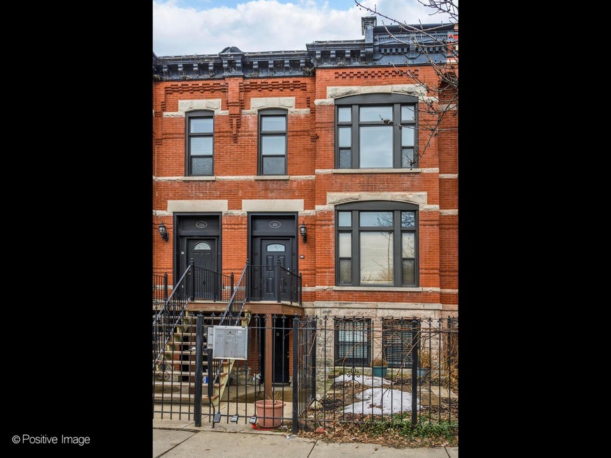 722 S Oakley Blvd unit 3, Chicago, IL 60612 - photo 1