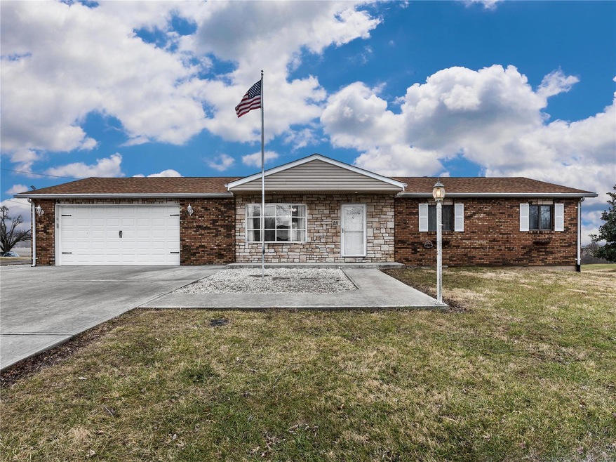 211 Willow Dr, Collinsville, IL 62234 - photo 1