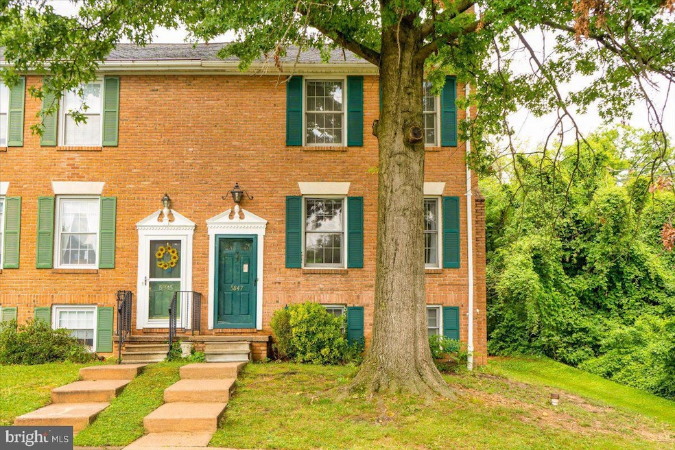 5847 Richardson Mews Square, Halethorpe, MD 21227 - photo 1