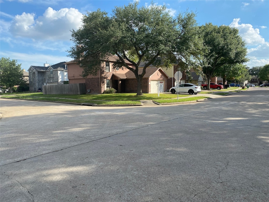 8818 High Mountain Dr, Houston, TX 77088 - photo 1