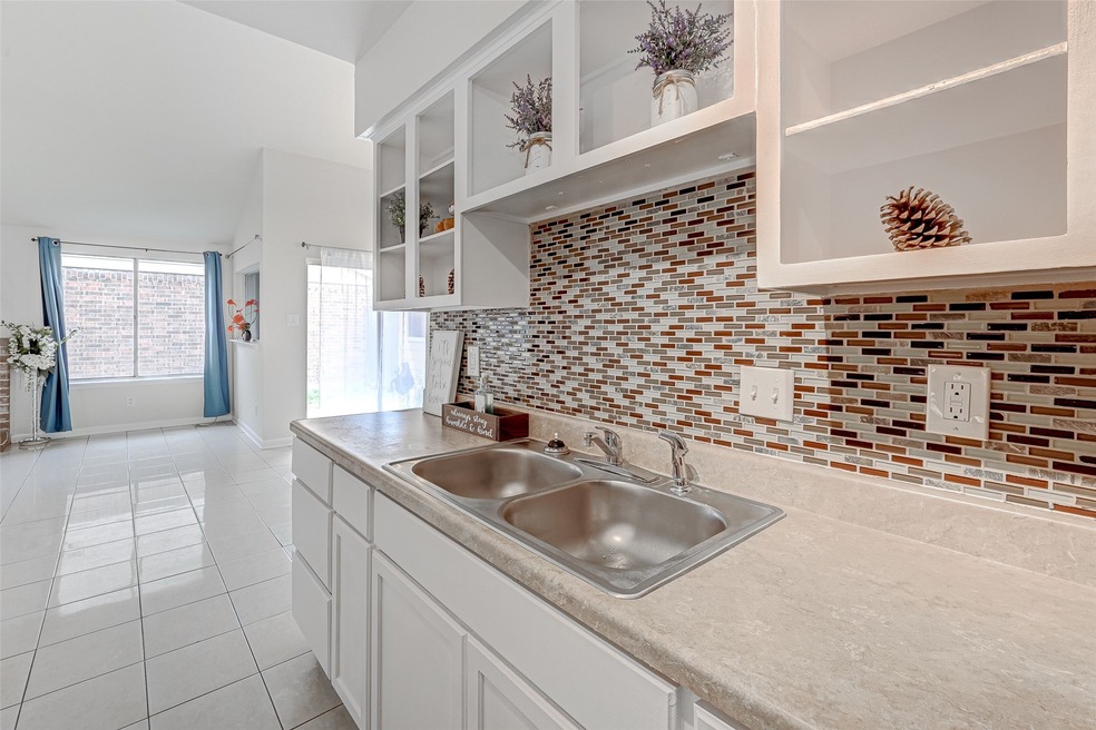 7627 Shaddock Dr, Houston, TX 77041 - photo 1