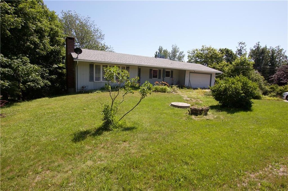 Front Lawn/Front of House