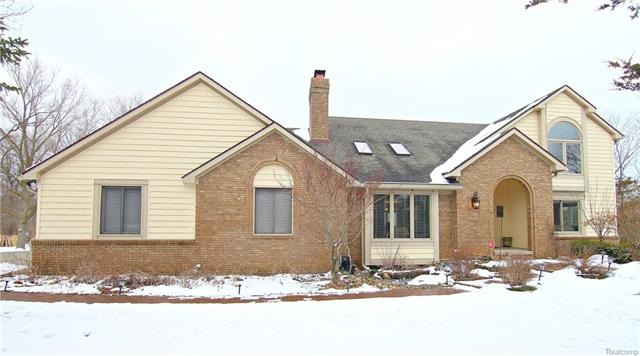 Pine Ridge Dr Front.jpg