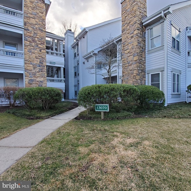 13070 Autumn Woods Way unit 103, Fairfax, VA 22033 - photo 1