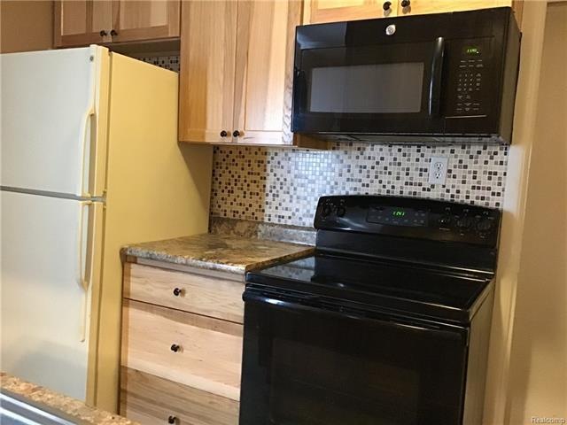 1456 Hunters Ridge Ct unit 18A, Davison, MI 48423 - photo 1