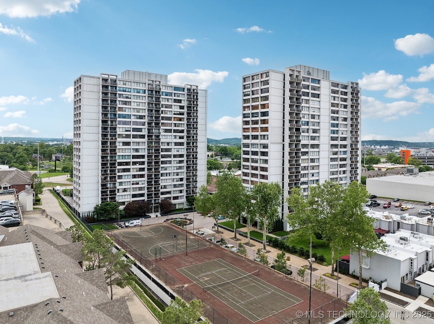 450 & 410 towers at Central Park Residences