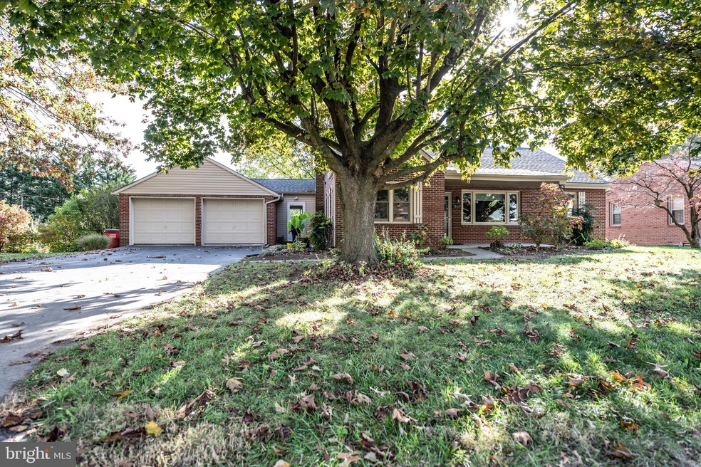 13615 Grandview Dr, Hagerstown, MD 21742 - photo 1