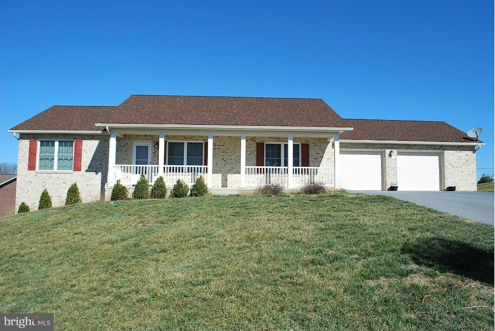 67 Fluorite Dr, Chambersburg, PA 17202 - photo 1