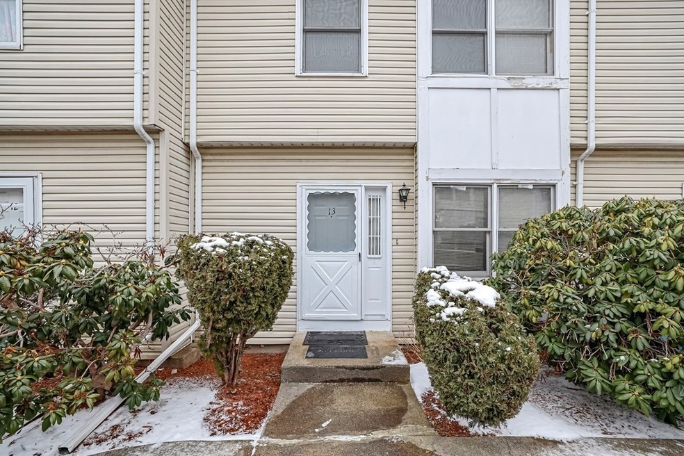 2 Howe Terrace unit 13, Dorchester, MA 02125 - photo 1