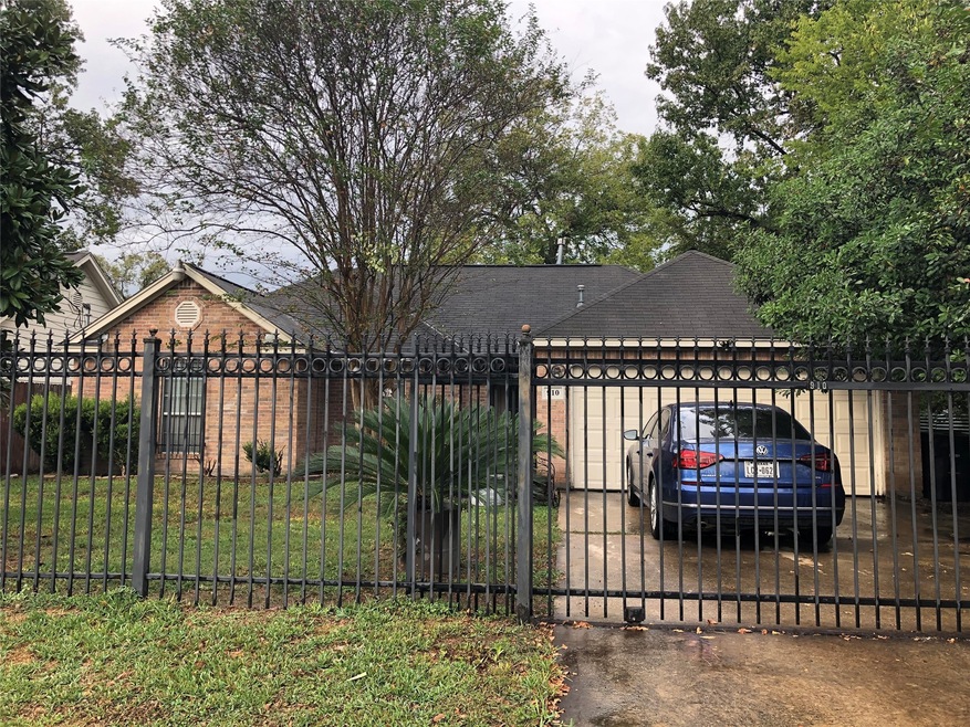 910 Randolph St, Houston, TX 77088 - photo 1