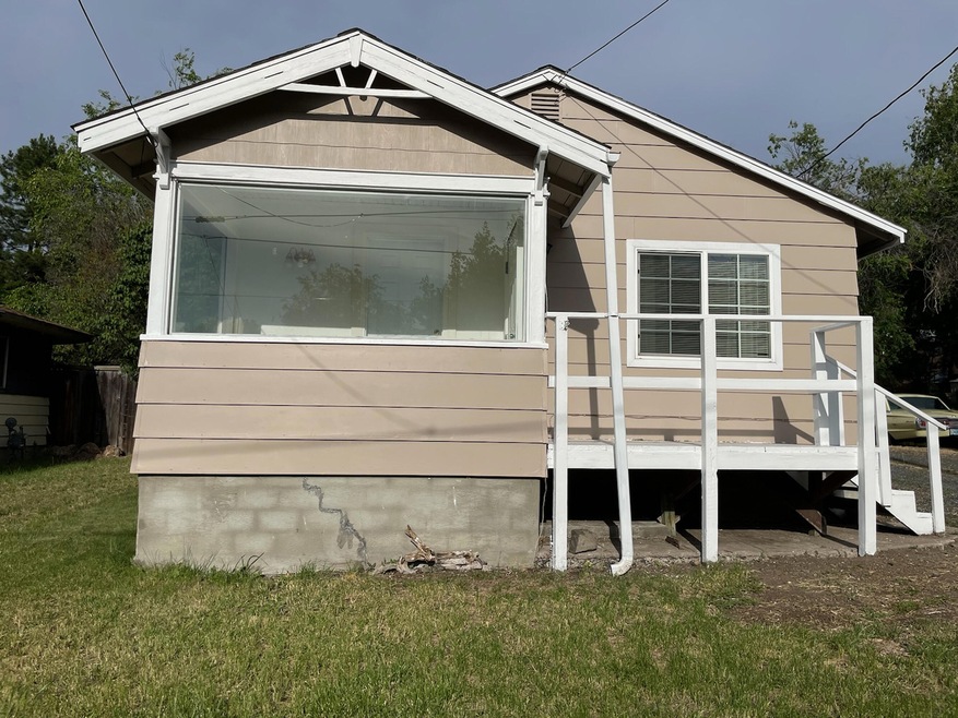 1825 Siskiyou St, Klamath Falls, OR 97601 - photo 1