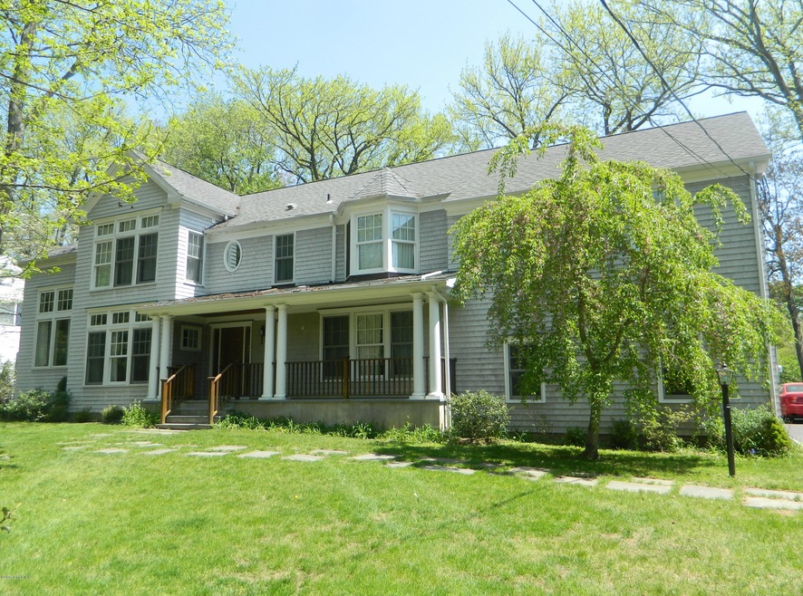 30 Grosset Rd, Riverside, CT 06878 - photo 1