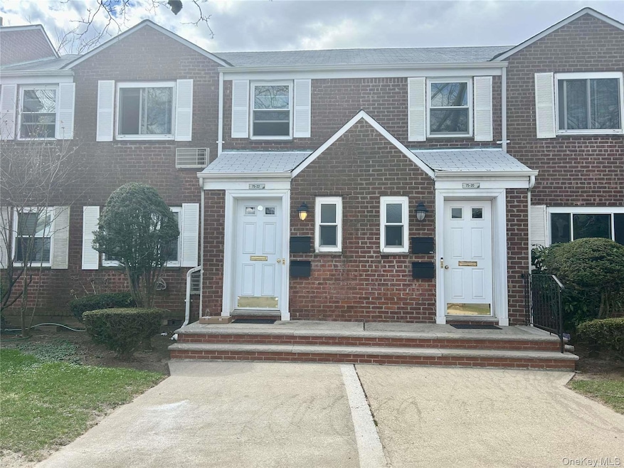 75-22 255th St unit 2, Glen Oaks, NY 11004 - photo 1