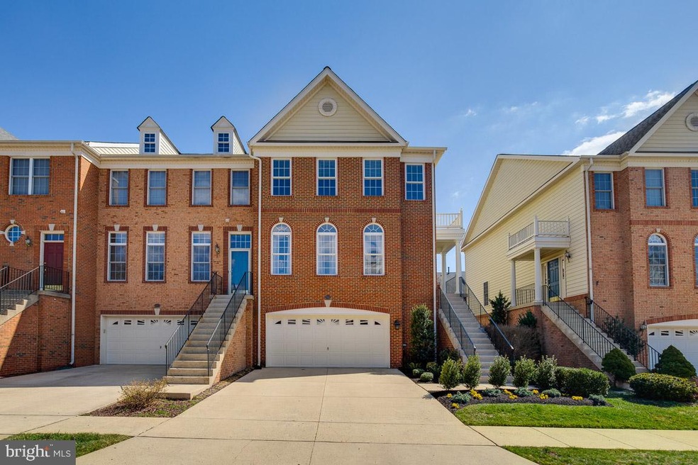 25822 Norrington Square, Chantilly, VA 20152 - photo 1