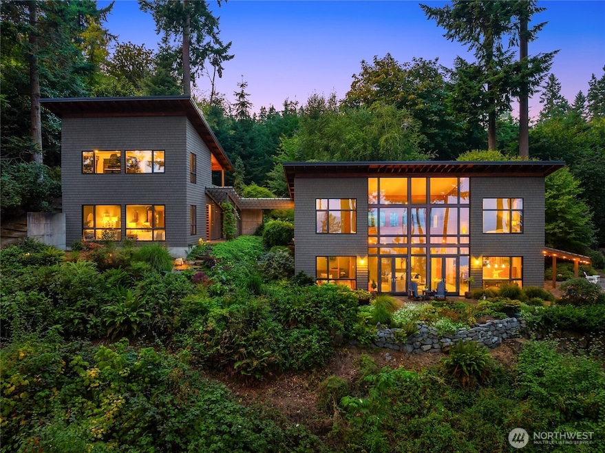 Pending $2,498,000 • Co-Listing Agent