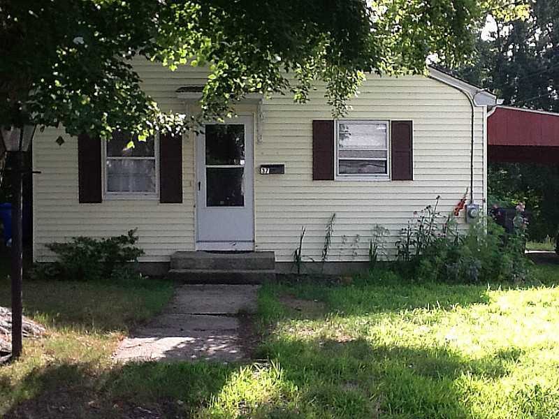 37 Bridgton Rd, Cranston, RI 02910 - photo 1