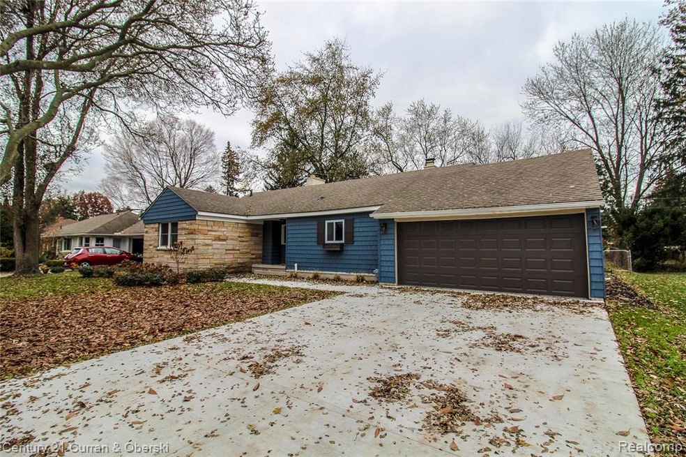 Super sharp fully remodeled 2019, three bedroom 2 
