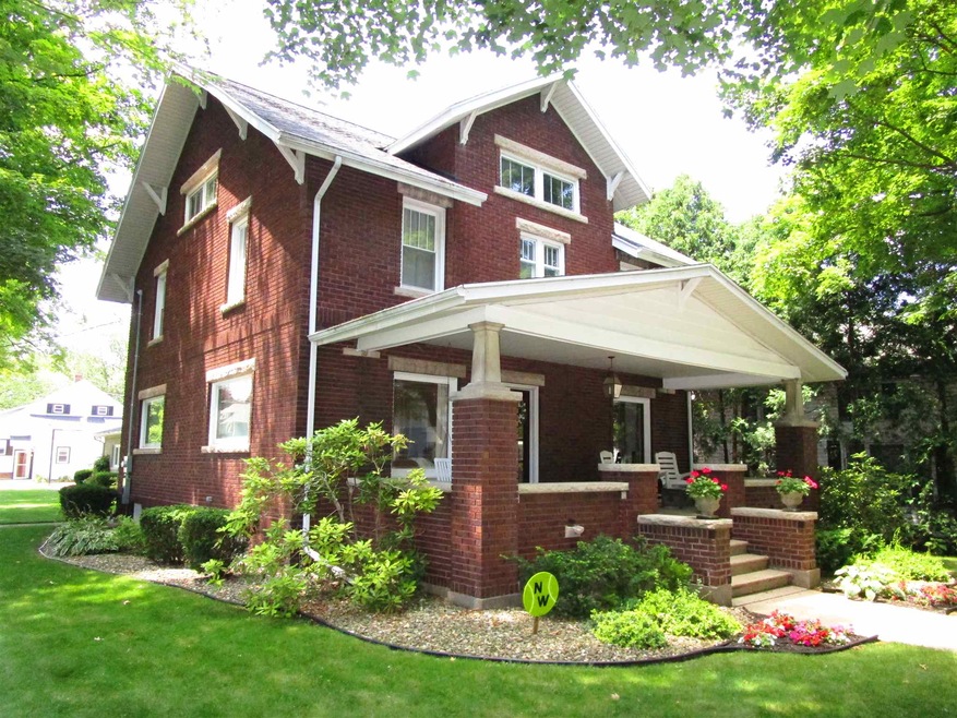 Well Maintained All Brick 2-Story Home in Wakarusa