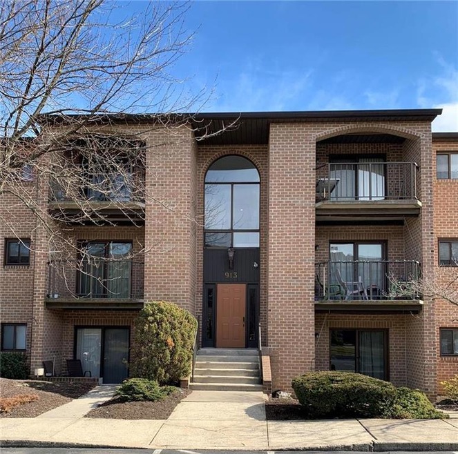 913 Cold Spring Rd unit 6, Allentown, PA 18103 - photo 1