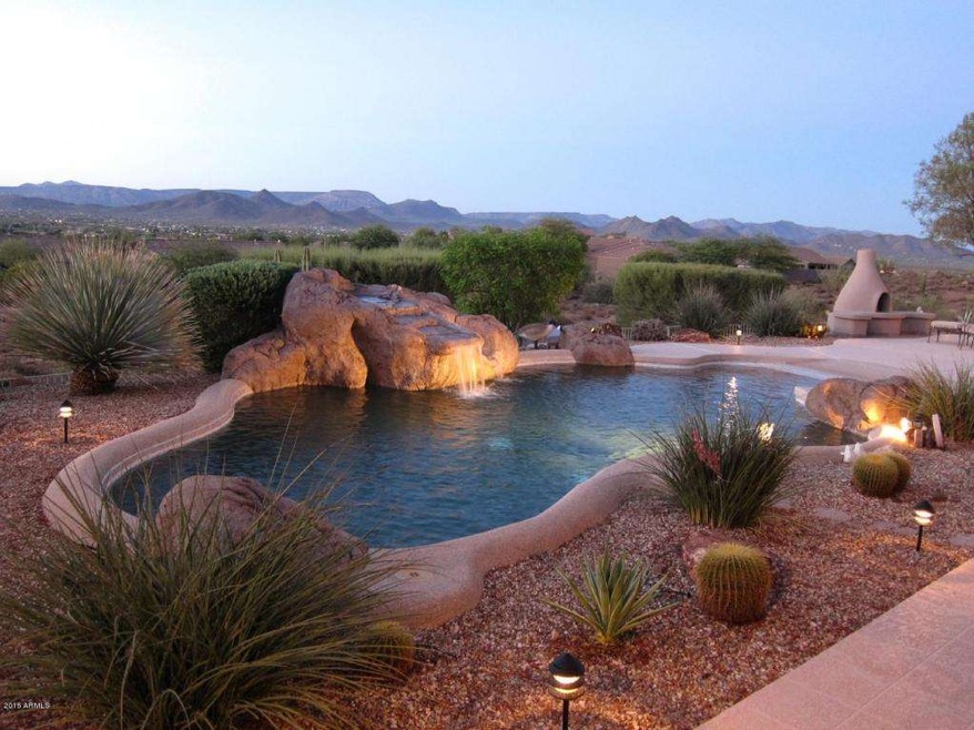 Pool & Water Feature