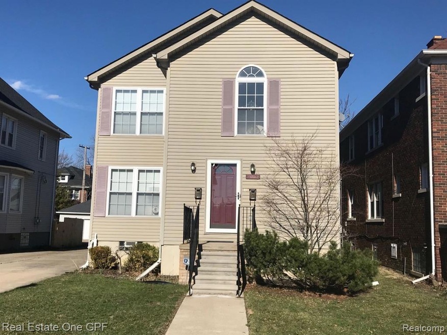 1008 Lakepointe St, Grosse Pointe Park, MI 48230 - photo 1