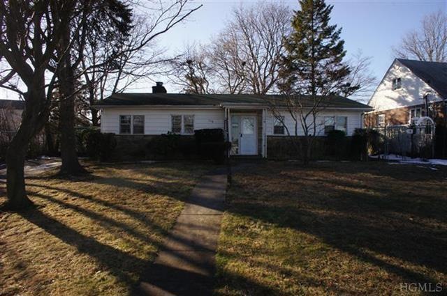 110 Kingsley Dr, Yonkers, NY 10710 - photo 1
