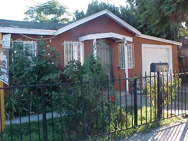 806 W Spruce St, Compton, CA 90220 - photo 1