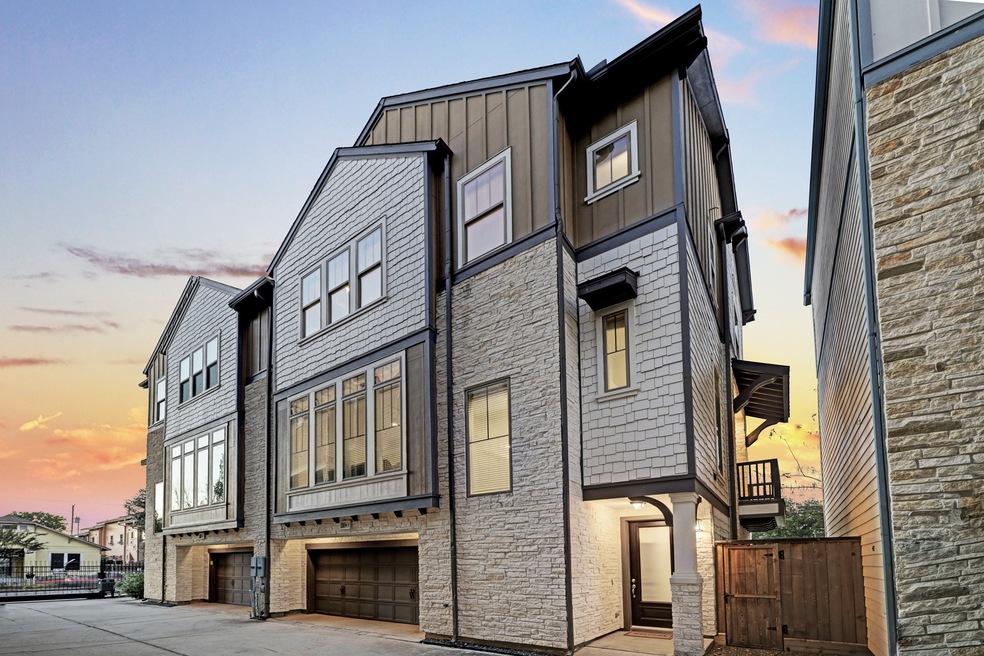 736 Yale St unit B, Houston, TX 77007 - photo 1