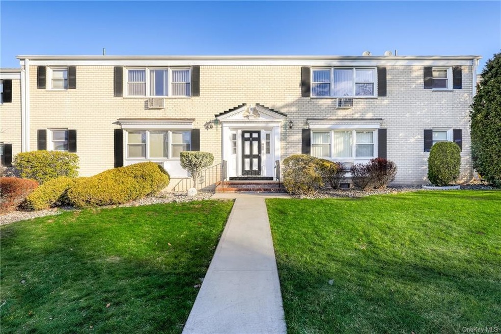 4 Lenox Ct unit 708, Suffern, NY 10901 - photo 1