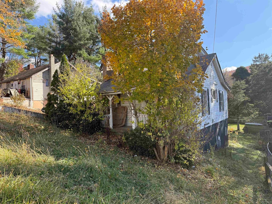 104 3rd St SE, Pulaski, VA 24301 - photo 1