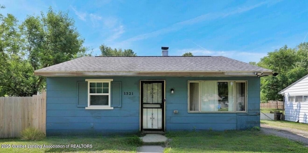 1321 Pompton Cir, Lansing, MI 48910 - photo 1