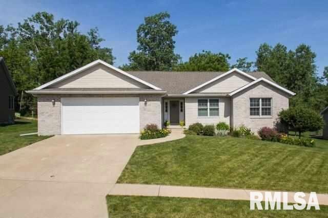 4612 N Sturdevant St, Davenport, IA 52806 - photo 1
