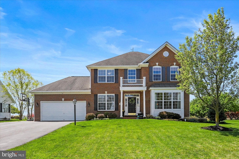 727 Shannon Dr N, Greencastle, PA 17225 - photo 1