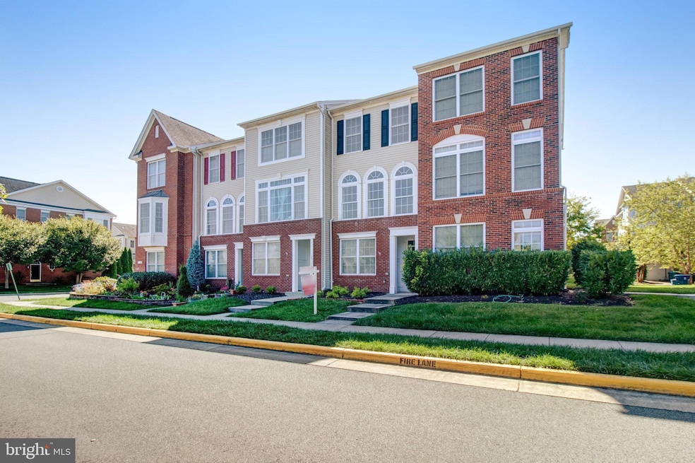 25103 Gunnery Square, Chantilly, VA 20152 - photo 1