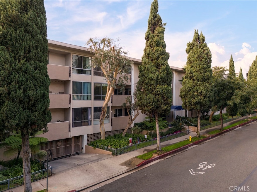 927 N Kings Rd unit 118, West Hollywood, CA 90069 - photo 1