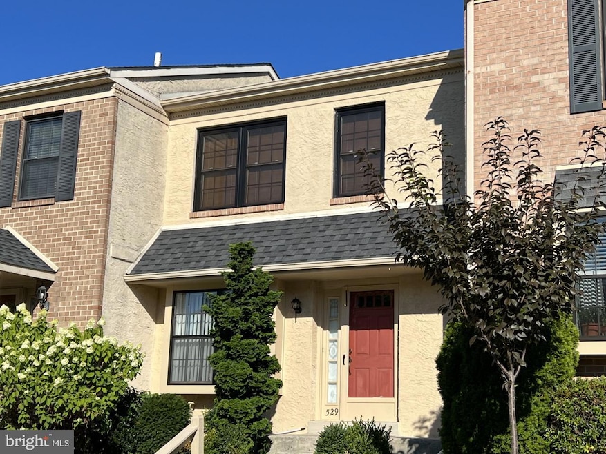 529 Canterbury Rd, Norristown, PA 19403 - photo 1