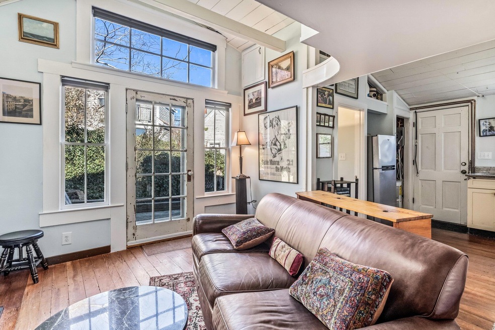 11-web-or-mls-14-w-vine-st-4