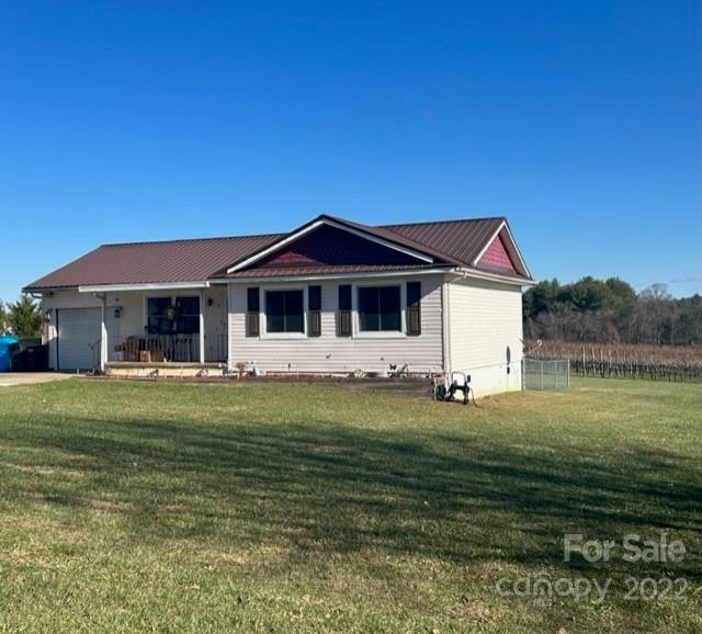 11 Apple Blossom Ln, Hendersonville, NC 28792 - photo 1