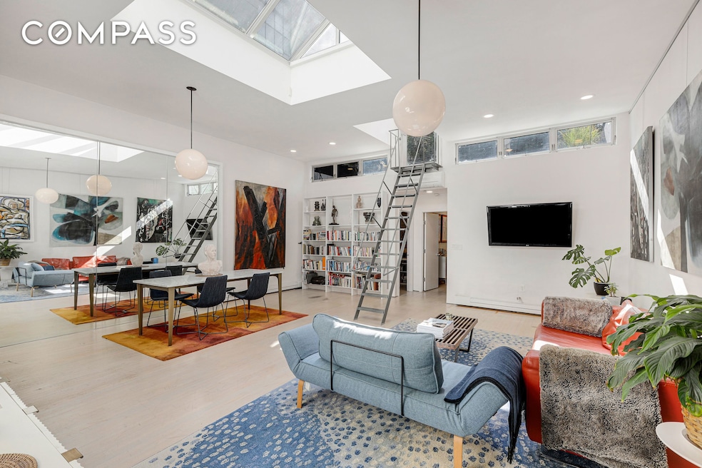 For Sale $1,998,750 • Co-Listing Agent