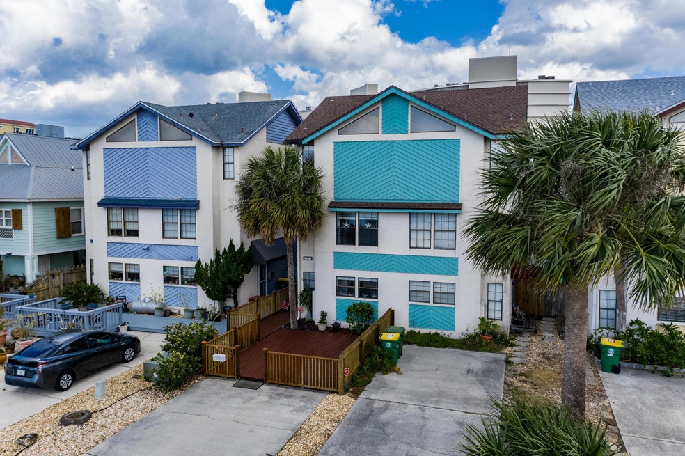 1711 2nd St S, Jacksonville Beach, FL 32250 - photo 1