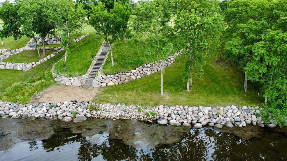 83871 Nilson Dr, Clinton, MN 56225 - photo 1